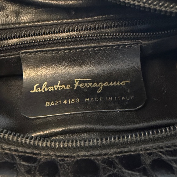 Salvatore Ferragamo Textured Black Crossbody Bag - Picture 4 of 4
